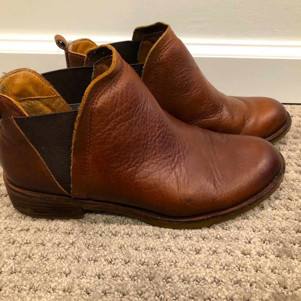 Sofft brown leather ankle boot